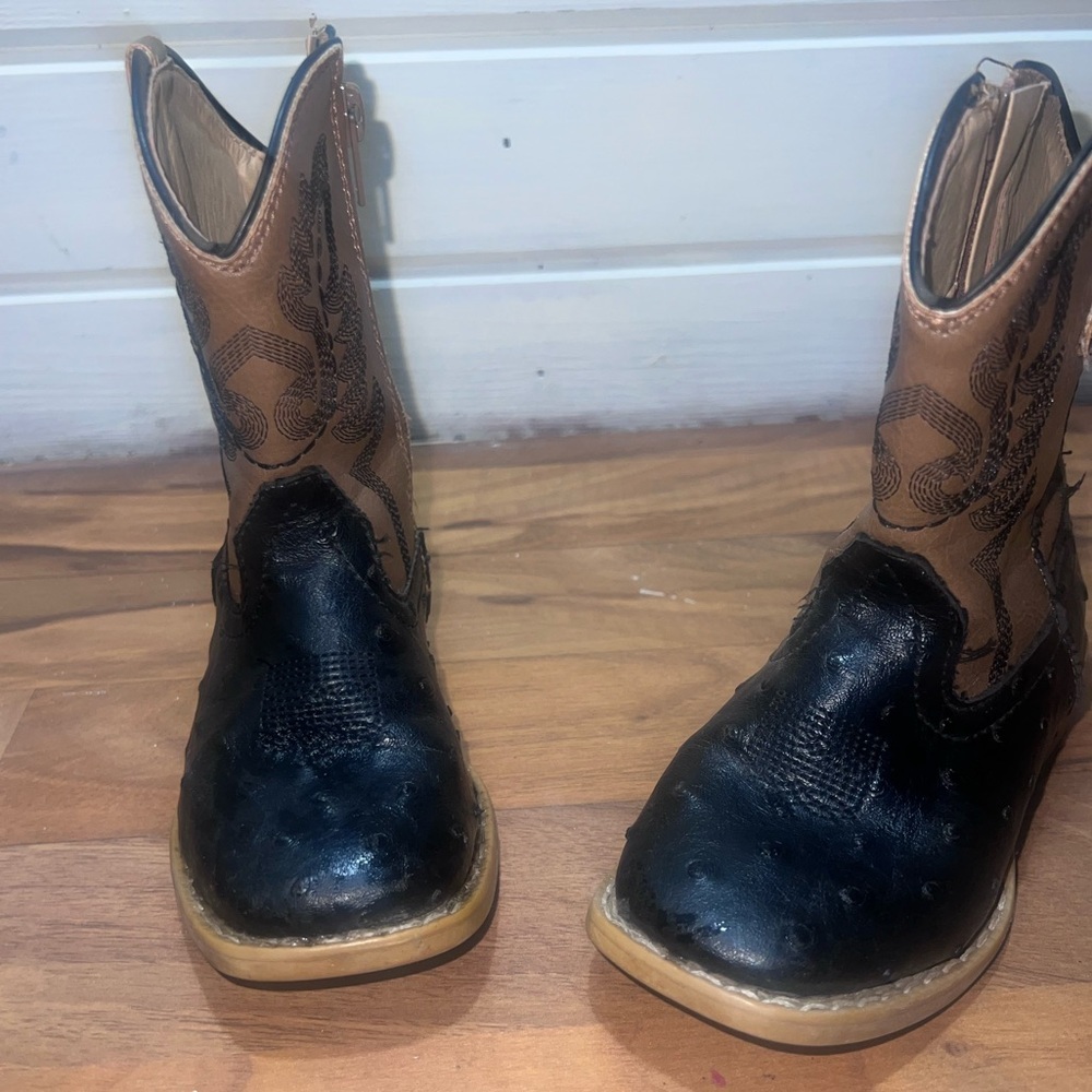 Little boys size 7 Roper cowboy boot